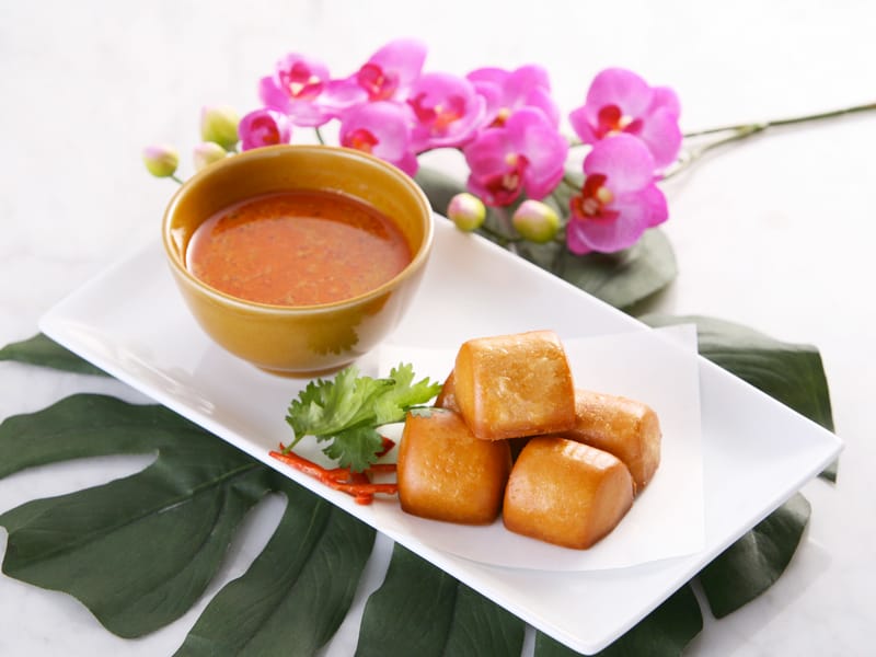 揚げ饅頭 with Curry